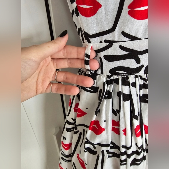 EUC Rare Bernie Dexter Joni Dress in Faces Art Print - Picture 7 of 10